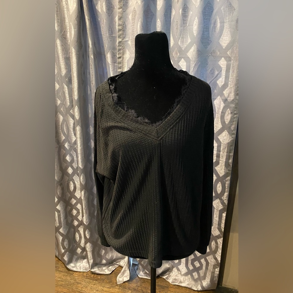 Ladies SHEIN Elegant Black Textured Blouse Size‎ Small